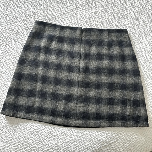 Aritiza- Wilfred Plaid Mini Skirt - Picture 3 of 4